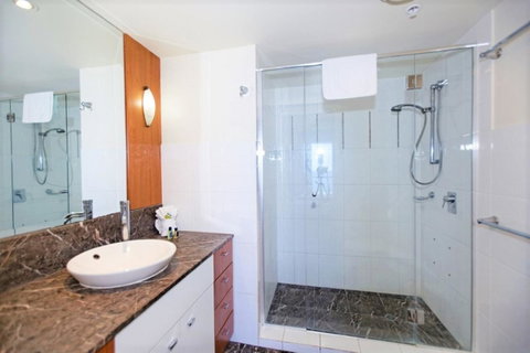 The Towers Of Chevron Renaissance - Holidays Gold Coast - Accommodation Daintree 38