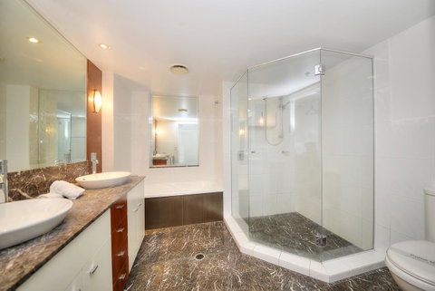 The Towers Of Chevron Renaissance - Holidays Gold Coast - Accommodation Daintree 16