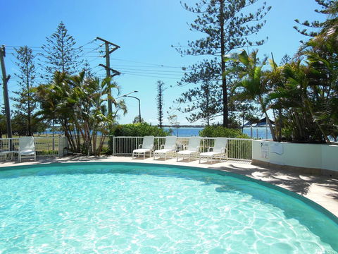 Crystal Bay On The Broadwater - Accommodation Daintree 9