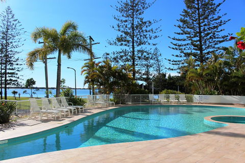 Crystal Bay On The Broadwater - Accommodation Daintree 25