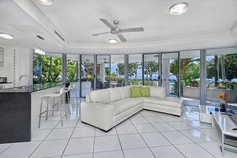 Vision Apartments - Accommodation Daintree 7