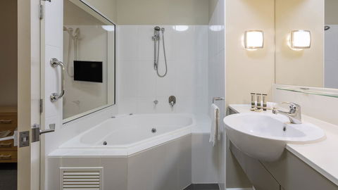 Oaks Hervey Bay Resort And Spa - Accommodation Daintree 11