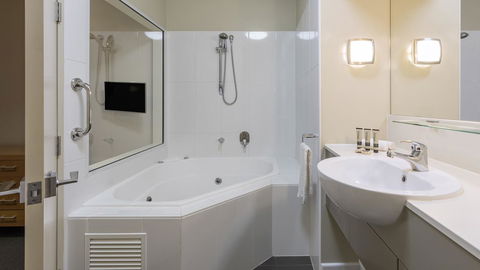 Oaks Hervey Bay Resort And Spa - Accommodation Daintree 32