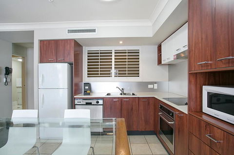 Towers Of Chevron - Private Apartment - Accommodation Daintree 3