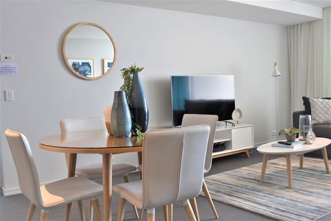 Gold Coast Private Apartments - H Residences, Surfers Paradise - Accommodation Daintree 8