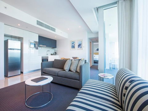 Gold Coast Private Apartments - H Residences, Surfers Paradise - Accommodation Daintree 21