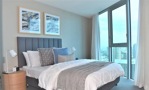Gold Coast Private Apartments - H Residences, Surfers Paradise - Accommodation Daintree 3
