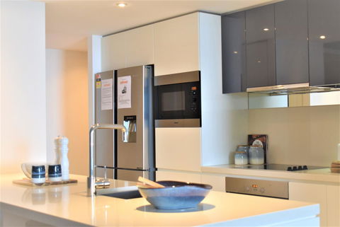 Gold Coast Private Apartments - H Residences, Surfers Paradise - Accommodation Daintree 4