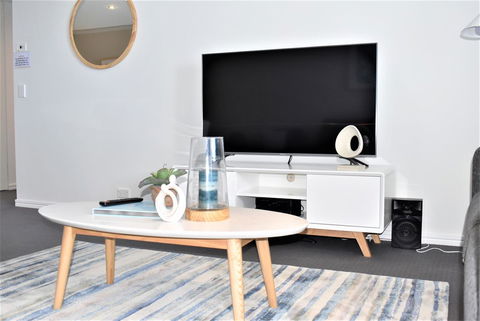 Gold Coast Private Apartments - H Residences, Surfers Paradise - Accommodation Daintree 14