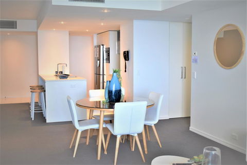 Gold Coast Private Apartments - H Residences, Surfers Paradise - Accommodation Daintree 12