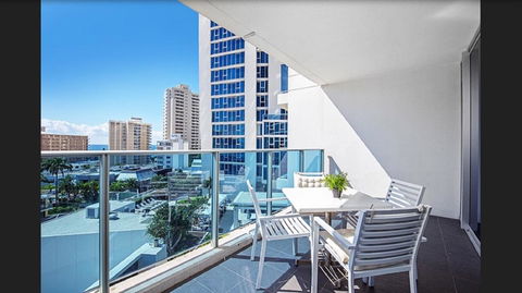 Gold Coast Private Apartments - H Residences, Surfers Paradise - Accommodation Daintree 35