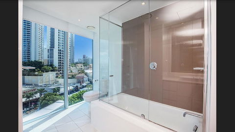 Gold Coast Private Apartments - H Residences, Surfers Paradise - Accommodation Daintree 36