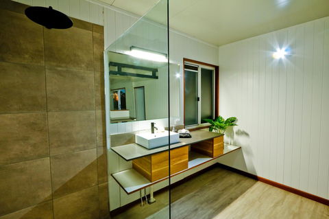 The Summit 1770 - Accommodation Daintree 1