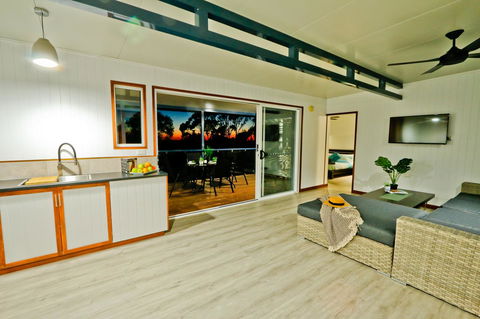 The Summit 1770 - Accommodation Daintree 5