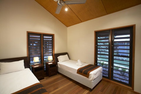 Pure Magnetic Villa 9 - Accommodation Daintree 11