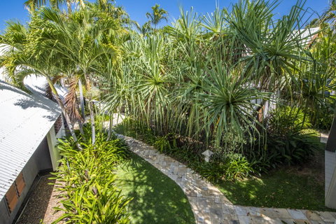 Pure Magnetic Villa 9 - Accommodation Daintree 17