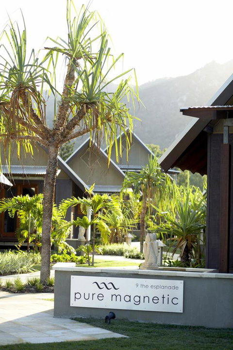 Pure Magnetic Villa 9 - Accommodation Daintree 0