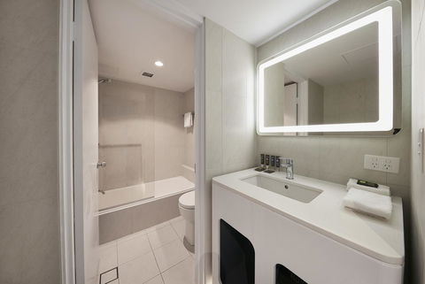 Novotel Surfers Paradise - Accommodation Daintree 13