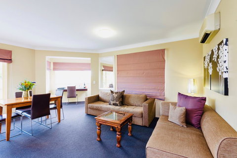 Ambassador On Ruthven - Accommodation Daintree 28