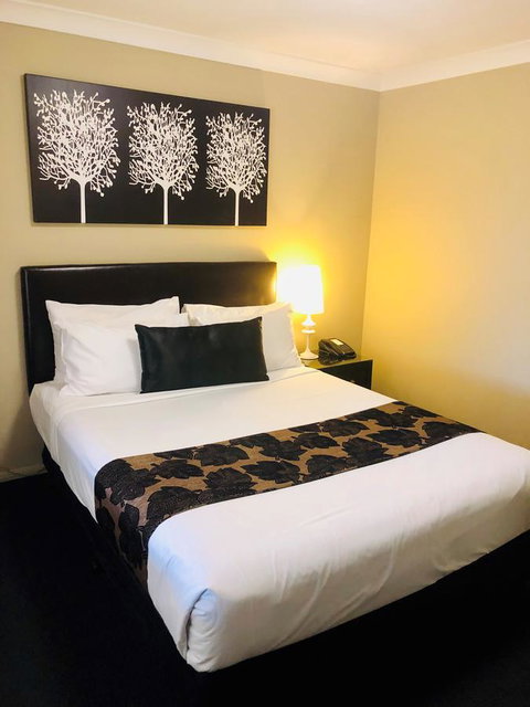 Ambassador On Ruthven - Accommodation Daintree 38