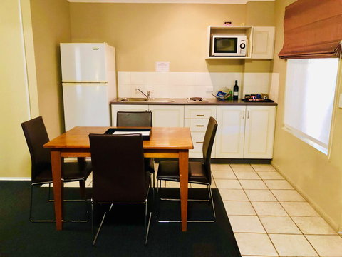 Ambassador On Ruthven - Accommodation Daintree 37