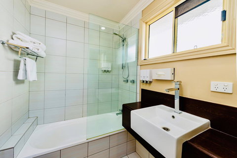 Ambassador On Ruthven - Accommodation Daintree 29