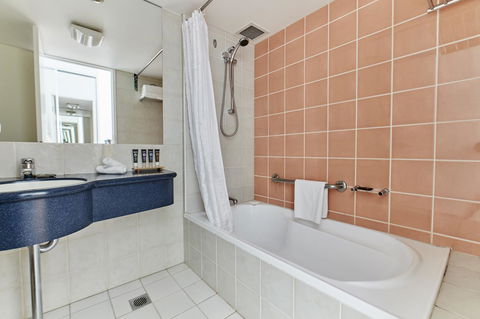 Novotel Cairns Oasis Resort - Accommodation Daintree 2