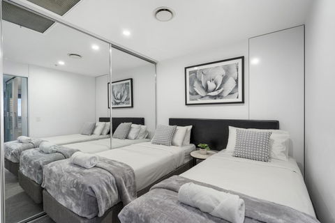 Circle On Cavill - Gclr - Accommodation Daintree 7