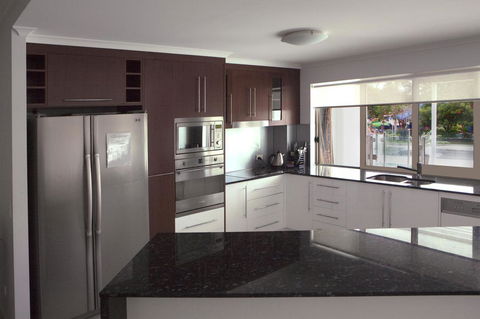 Waters Edge Apartment Cairns - Accommodation Daintree 8