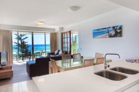 Reflection On The Sea - Accommodation Daintree 43