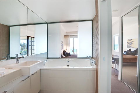 Reflection On The Sea - Accommodation Daintree 1