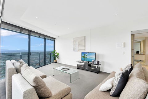 Circle On Cavill, Apartments And Sub Penthouses - We Accommodate - Accommodation Daintree 13