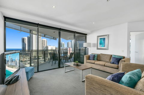 Circle On Cavill, Apartments And Sub Penthouses - We Accommodate - Accommodation Daintree 31