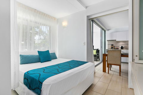 Palm Cove Beach Apartment - Accommodation Daintree 11