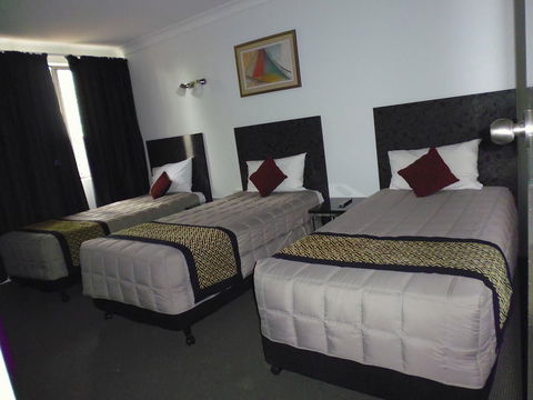 Burke & Wills Motor Inn - Accommodation Daintree 4