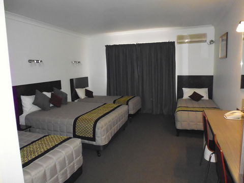 Burke & Wills Motor Inn - Accommodation Daintree 26