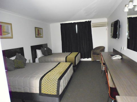 Burke & Wills Motor Inn - Accommodation Daintree 24
