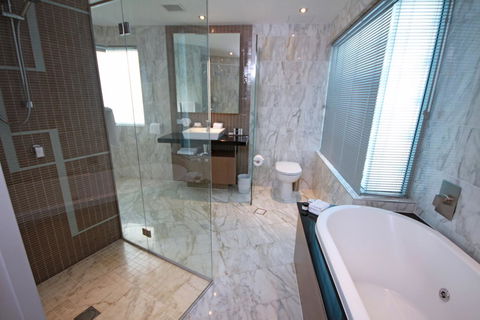 Oceans Mooloolaba - Accommodation Daintree 32