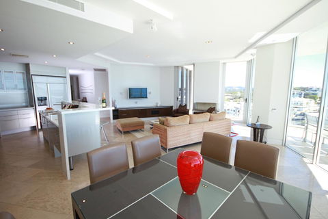 Oceans Mooloolaba - Accommodation Daintree 25