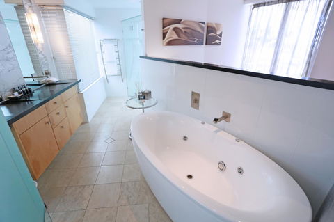 Oceans Mooloolaba - Accommodation Daintree 8