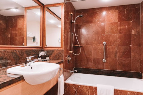 Pullman Cairns International - Accommodation Daintree 17