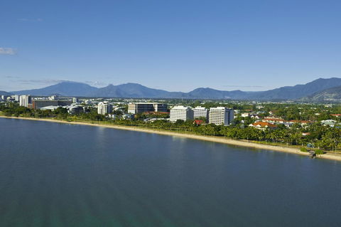 Cairns Harbourside Hotel - Accommodation Daintree 0