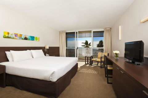 Cairns Harbourside Hotel - Accommodation Daintree 10