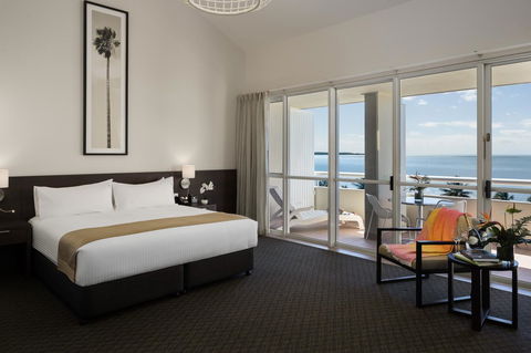 Cairns Harbourside Hotel - Accommodation Daintree 11
