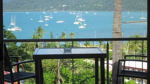 Waterview Airlie Beach - Accommodation Daintree 0