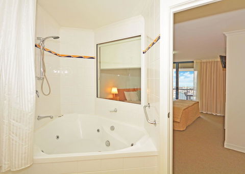 Mantra Hervey Bay - Accommodation Daintree 24