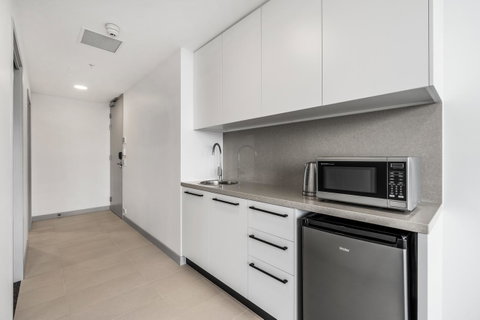 Essence Suites Taringa - Accommodation Daintree 35