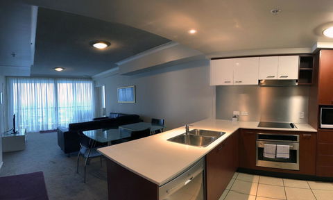 Private 2 Bedroom Apartment @ Chevron Towers - Accommodation Daintree 4