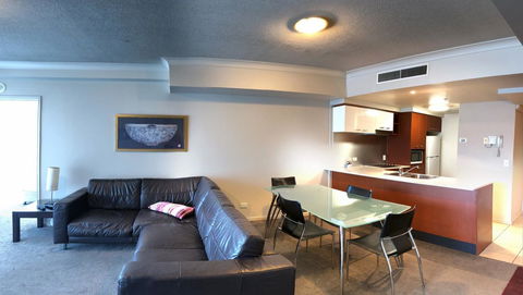Private 2 Bedroom Apartment @ Chevron Towers - Accommodation Daintree 2