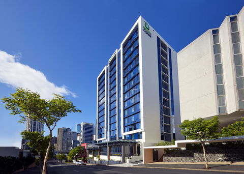 Holiday Inn Express Brisbane Central, An IHG Hotel - Accommodation Daintree 5